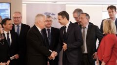 ΚΥΡ. ΜΗΤΣΟΤΑΚΗΣ: Μοιράζει διαβεβαιώσεις στους «εταίρους» ότι διαθέτει «τολμηρό» σχέδιο αντιλαϊκών μέτρων