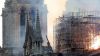 Η φωτιά στην Παναγία των Παρισίων έσβησε αλλά οι κίνδυνοι παραμένουν για το ιστορικό μνημείο