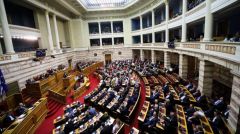 Ψηφίστηκαν το πολυνομοσχέδιο για τις 120 δόσεις και οι τροπολογίες