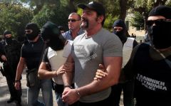 Ο υπόδικος για τη δολοφονία του Παύλου Φύσσα στο Ευρωκοινοβούλιο!!!