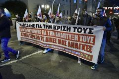 Ο «Αϊ  Βασίλης με τα δώρα» για τους επιχειρηματικούς ομίλους
