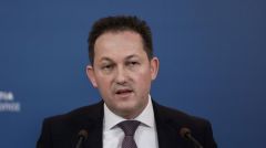 ΚΥΒΕΡΝΗΣΗ: Στα σκαριά νέοι περιορισμοί στις μετακινήσεις