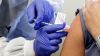 Ξεκινούν σήμερα οι εμβολιασμοί αναμνηστικής δόσης με τα επικαιροποιημένα εμβόλια