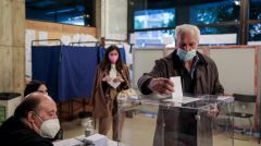 ΚΙΝΑΛ/ΠΑΣΟΚ: Ψηφίζουν για την εκλογή προέδρου