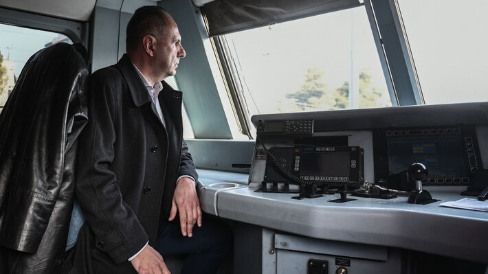 Προκλητική φιέστα για το άνοιγμα του σιδηρόδρομου με τον ίδιο τρόπο που έκλεισε