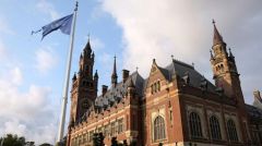 Το Διεθνές Δικαστήριο της Χάγης ζητά από την Ρωσία να σταματήσει άμεσα τις στρατιωτικές επιχειρήσεις στην Ουκρανία