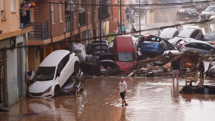 Οι «εθνικές προτεραιότητες» του ισπανικού κράτους βούλιαξαν τη Βαλένθια στη λάσπη και στον θάνατο