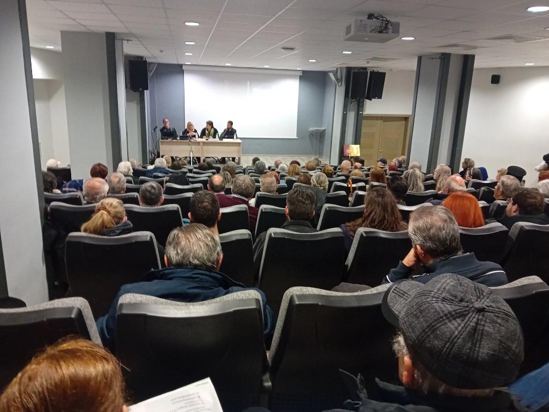 Βιβλιοπαρουσίαση: ΡΟΔΑ ΚΑΙ ΑΚΑΝΘΟΙ/ Λογοτεχνική Συντροφιά Νάουσας