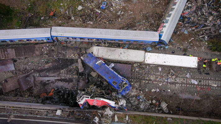 ΕΥΡΩΚΟΙΝΟΒΟΥΛΕΥΤΙΚΗ ΟΜΑΔΑ ΤΟΥ ΚΚΕ  QΕνάντια στην προσπάθεια συγκάλυψης της αλήθειας για το έγκλημα των Τεμπών από την ΕΕ εντείνουμε τον αγώνα για απόδοση ευθυνώ