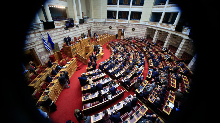 Συνεχίζουν την βολική αντιπαράθεση συγκαλύπτοντας τις ευθύνες τους για το έγκλημα των Τεμπών