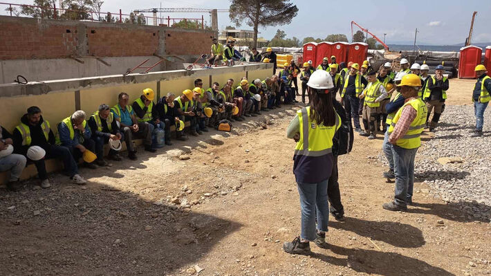 ΤΗΝ ΤΕΤΑΡΤΗ ΚΑΝΕΝΑΣ ΓΙΑ ΔΟΥΛΕΙΑ .ΟΛΟΙ ΣΤΗΝ ΑΠΕΡΓΙΑ ΚΑΙ ΣΤΑ ΣΥΛΛΑΛΗΤΗΡΙΑ
