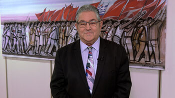 Δ. Κουτσούμπας: Σε έναν κόσμο που φλέγεται, η λαϊκή σπίθα που σιγοκαίει να γίνει πυρκαγιά Ανάστασης Λαών!