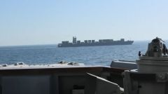 «Κουρέλι» οι «εκεχειρίες»: Ρεσάλτο των ΗΠΑ σε ιρανικό πλοίο, με αντίποινα απειλεί η Τεχεράνη