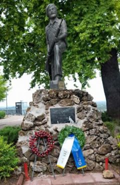 Στεφάνι μνήμης και τιμής  στη Βέροια για την Αντιφασιστική Νίκη των Λαών