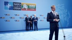 Η κυβέρνηση στη Σύνοδο του ΝΑΤΟ: «Στην πρώτη γραμμή» των ΝΑΤΟικών σχεδίων