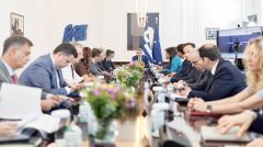 Κυβερνητικό Συμβούλιο Οικονομικής Πολιτικής: Στο επίκεντρο τα επόμενα «πακέτα» για τους ομίλους