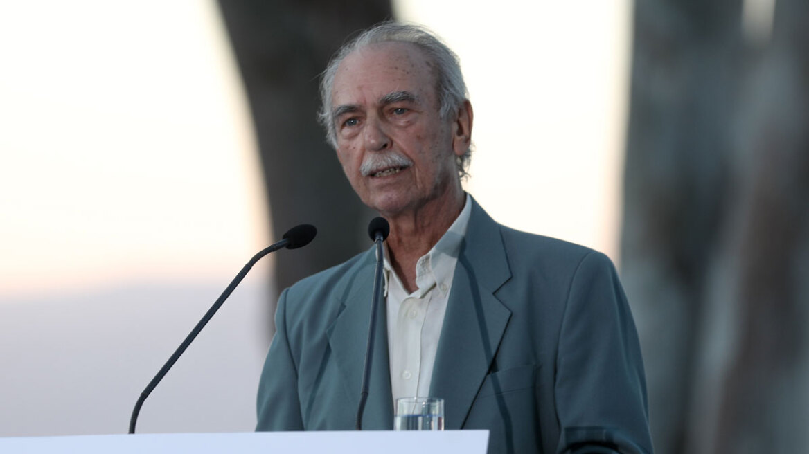 Η ΚΕ του ΚΚΕ αποχαιρετά τον σύντροφο Σπύρο Χαλβατζή, έναν κομμουνιστή που για πάνω από 6 δεκαετίες έδωσε όλες του τις δυνάμεις στην υπόθεση του ΚΚΕ