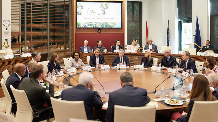 Κυβέρνηση ΝΔ: Πολυεπίπεδες συνεννοήσεις στις ΗΠΑ για εμπλοκή και μπίζνες