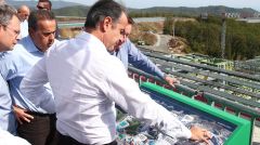 Όσες φιέστες και να στήσει η κυβέρνηση δεν κρύβεται η πραγματικότητα που βιώνουν οι εργαζόμενοι και ο λαός στις Σκουριές