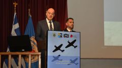 Ο πόλεμος έχει επιστρέψει στην Ευρώπη δηλώνει ο Ν. Δένδιας και αγωνιά για το πώς η νέα γενιά θα στηρίξει την «πατρίδα» του κεφαλαίου