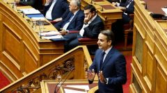 ΑΛ. ΤΣΙΠΡΑΣ - ΚΥΡ. ΜΗΤΣΟΤΑΚΗΣ: Απογειώνουν την «κοκορομαχία» όσο περισσότερο συμφωνούν στα «βασικά»