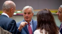 Οι «27» ενέκριναν το σχέδιο συμφωνίας για το Brexit